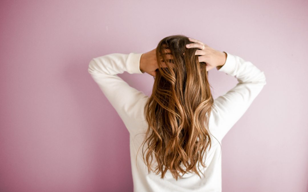 Jak dbać o włosy? Poznaj podstawowe zasady świadomej pielęgnacji włosów