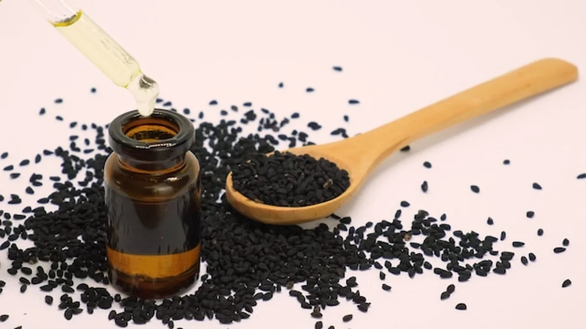 Olejek eteryczny z czarnuszki w buteleczkach